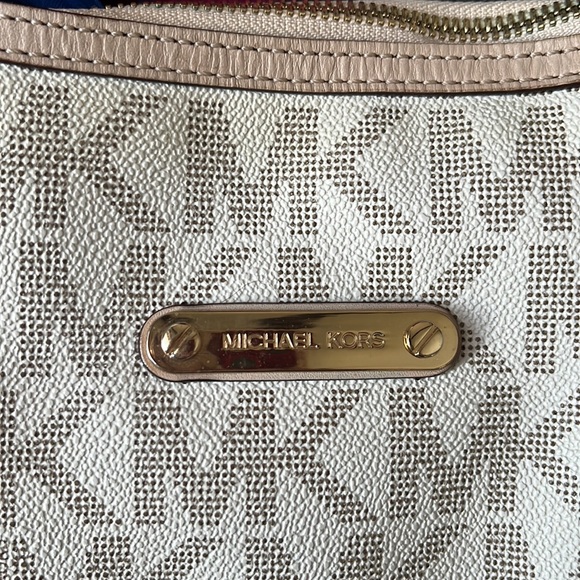 Michael Kors   Nearly new   Tan & Cream signature MK Logo print     shoulder bag - Picture 2 of 11